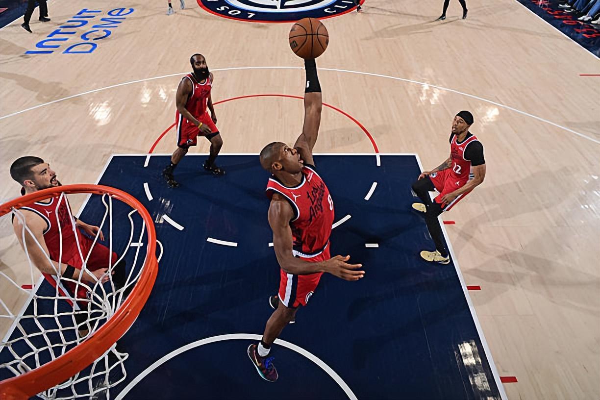 开云官方app入口-本赛季首次遭遇伤病！快船后场大闸的状态会因此受到影响吗？